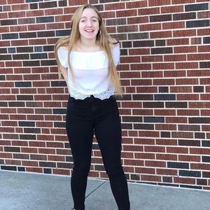 Meet your Posher, Alyssa